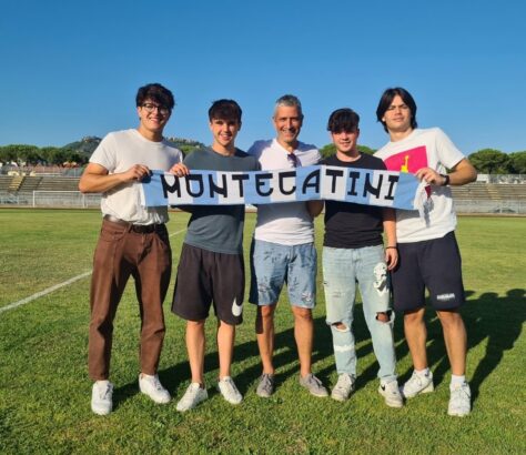 Mister Tocchin con i nuovi giocatori del Montecatini
